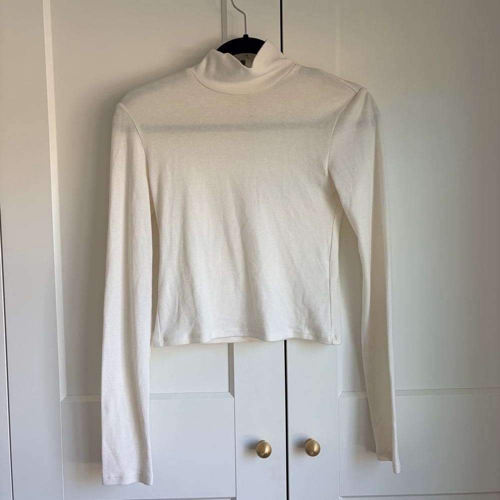 Alice + Olivia Classics Garrison Cream Long Sleeve Mock Turtleneck Top | XS